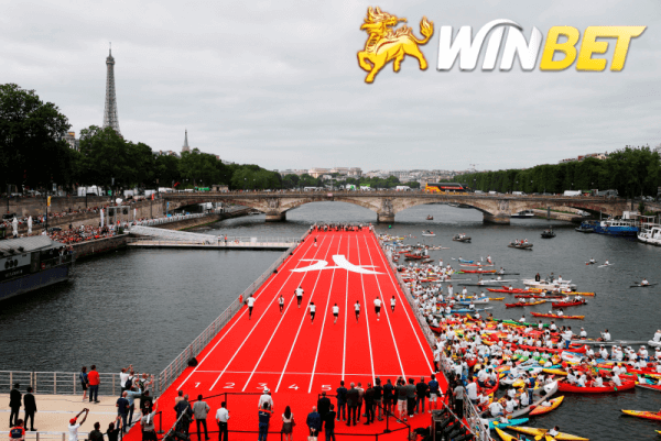 巴黎奧運開幕在塞納河舉行